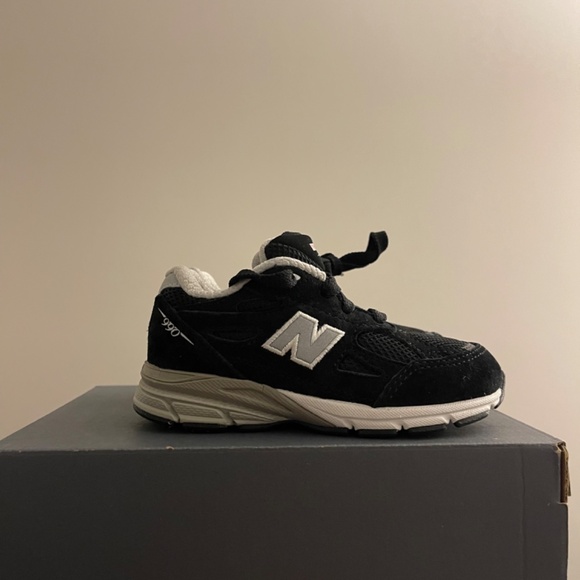 (No offers pls) Toddler New Balance 990v3 - Picture 3 of 6